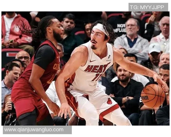 空接绝杀！0.4秒扣篮定胜局，团队篮球七人得分上双，快船弃将狂砍33分掀翻东部第二